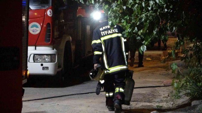 Mutfak tüpü bomba gibi patladı: 2 yaralı