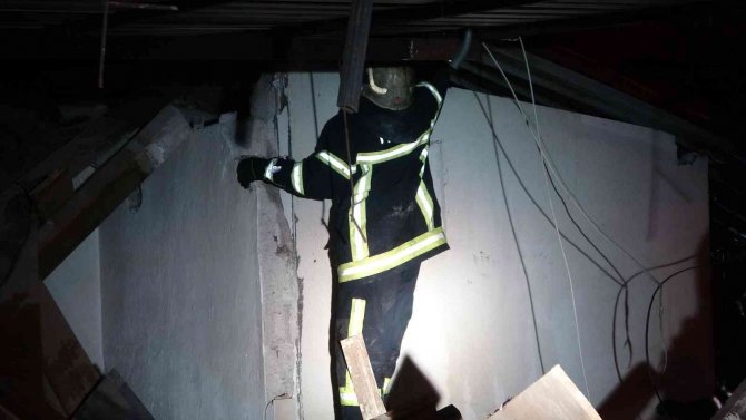 Mutfak tüpü bomba gibi patladı: 2 yaralı