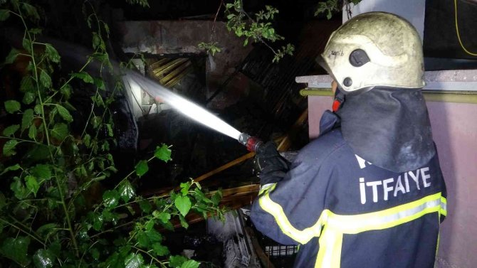 Mutfak tüpü bomba gibi patladı: 2 yaralı