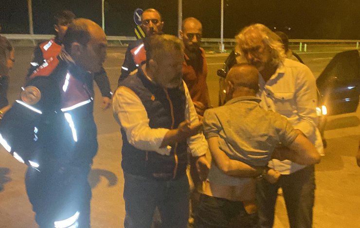 Şoförünün 'dur' ihtarına uymadığı taksiden silah ve uyuşturucu çıktı