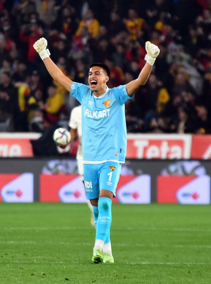 Süper Lig takımlarıyla temasta! İrfan Can Eğribayat'a da yol göründü