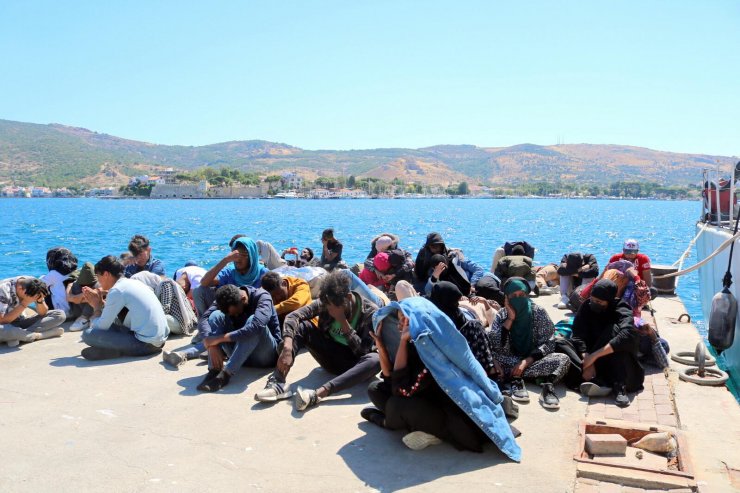 Yunanistan'ın geri ittiği 39 kaçak göçmen kurtarıldı
