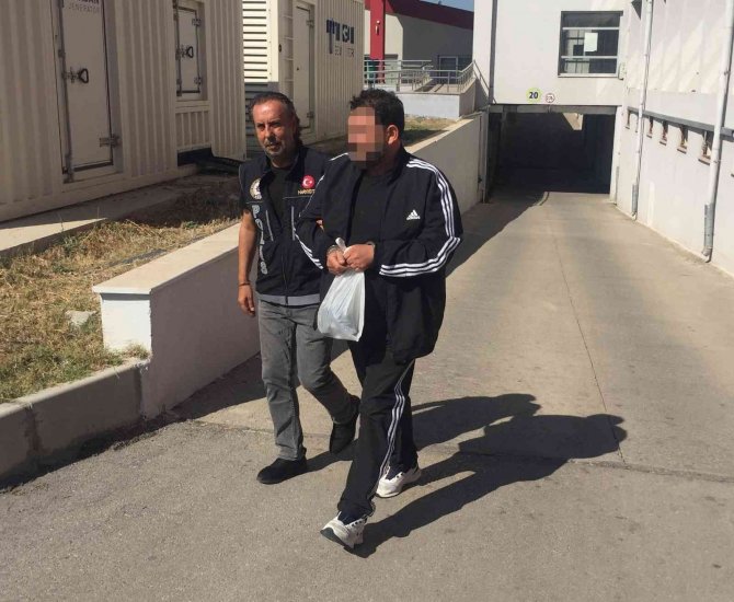 Adana’da 59 bin 287 sentetik uyuşturucu hap ele geçirildi