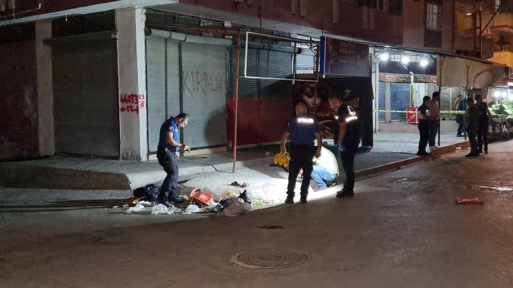 Adana'da sokakta silahlı kavga: 1 yaralı