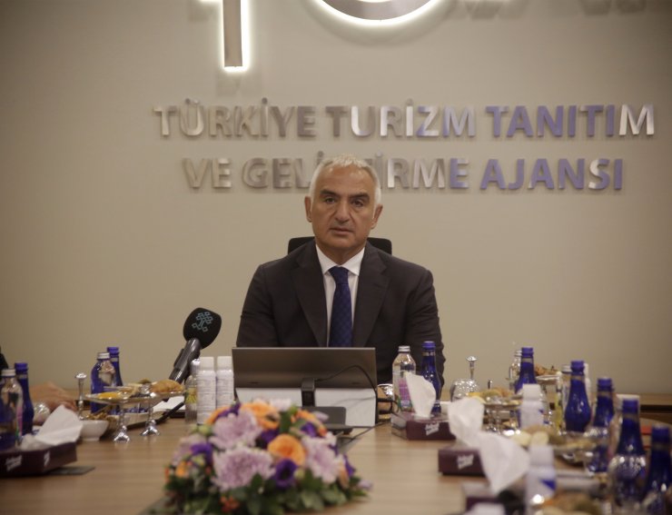 Bakan Ersoy: Bu sene turizm gelirinde Türkiye rekoru kırılacak