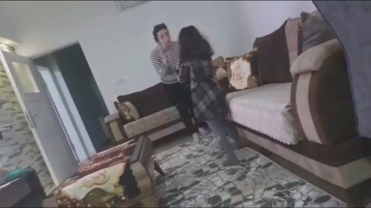 Çocuklarını döven karısını görüntüleyip şikayet etti