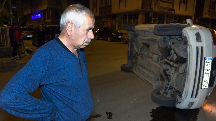 İki araca çarpan otomobilin alkollü sürücüsü, bagaj kapısından çıkıp kaçtı