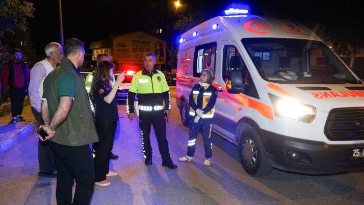 İki araca çarpan otomobilin alkollü sürücüsü, bagaj kapısından çıkıp kaçtı