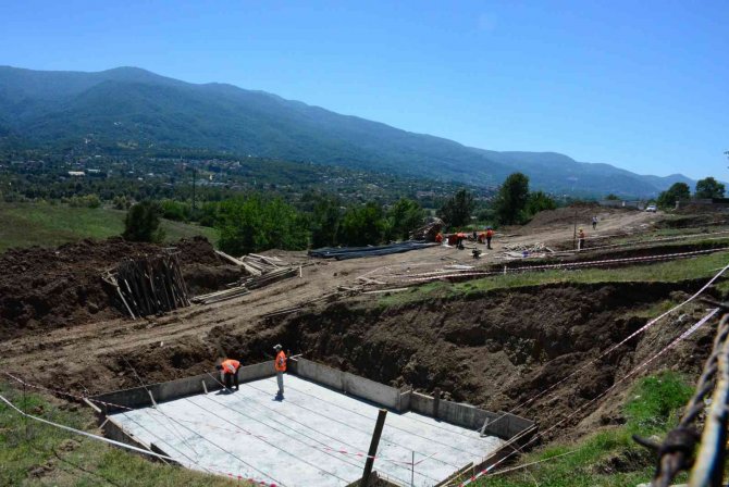 İnşaat çalışmaları sırasında zeminin kaydığı iddiası