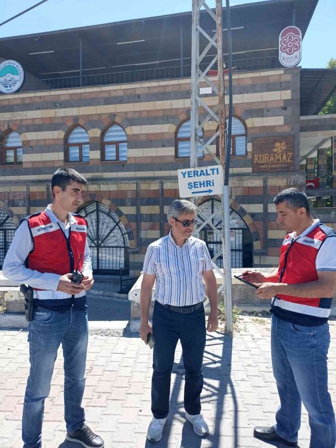Jandarma ‘güven timleri’ kentin huzuru için çalışıyor