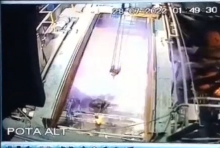 Kocaeli'de galvaniz fabrikasında patlama: 11 yaralı