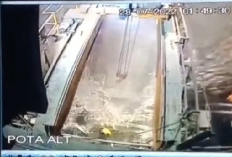 Kocaeli'de galvaniz fabrikasında patlama: 11 yaralı