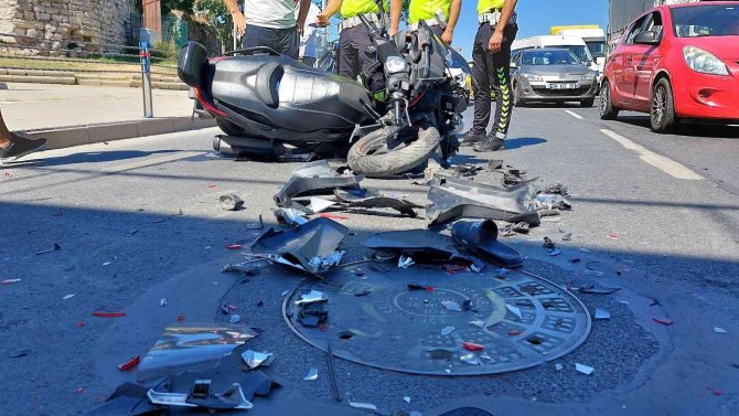 Park halindeki otomobile çarptı