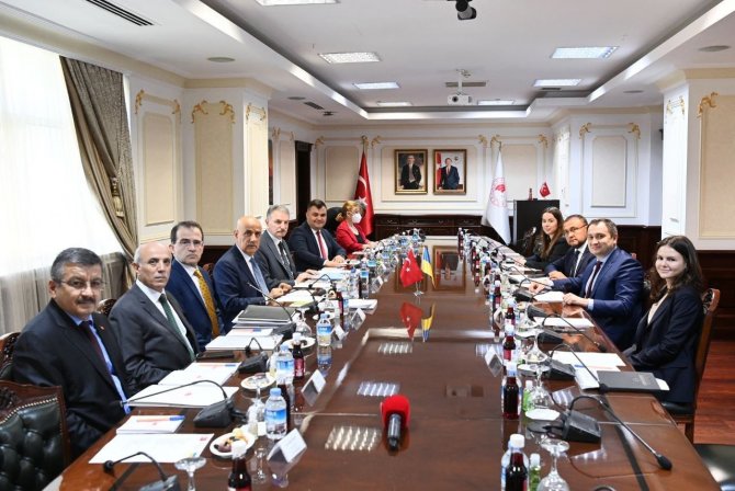 Tarım ve Orman Bakanı Kirişci, Ukraynalı mevkidaşı ile bir araya geldi