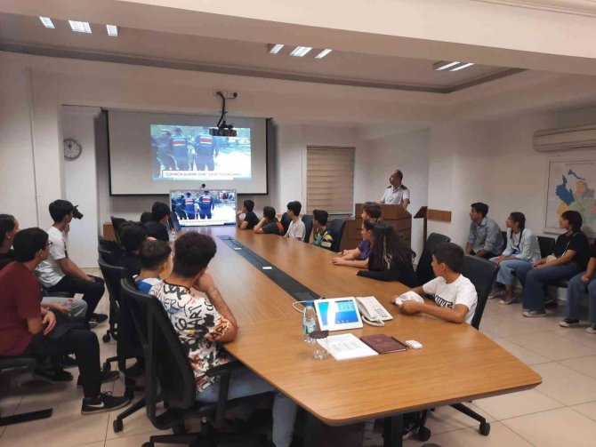 Yaz tatilindeki öğrencilere “Jandarma” eğitimi