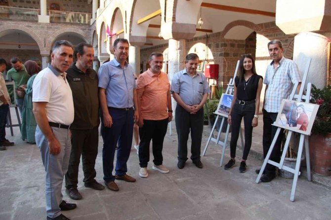 Cep telefonu ile çektikleri fotoğraflardan sergi açtılar