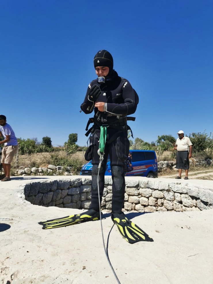 Dalgıçlar, kayıp çiftçiyi su kuyusunda aradı