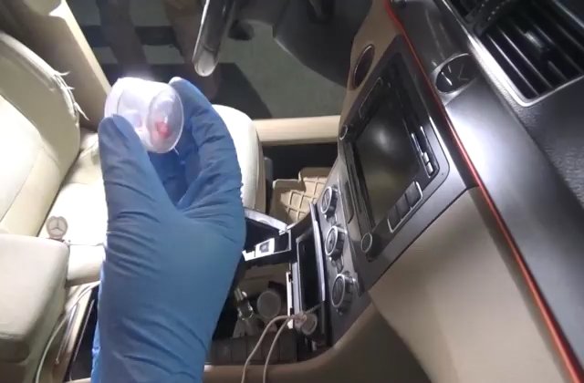 Denetime takılan araçta her çeşit suç malzemesinden çıktı