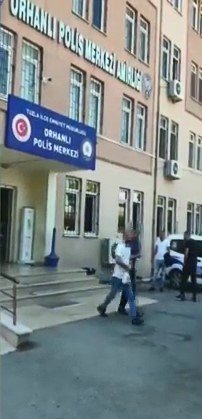 Denetime takılan araçta her çeşit suç malzemesinden çıktı