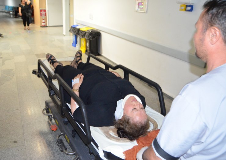 Düğün alışverişi dönüşü kaza; 4 kişilik gurbetçi aile yaralandı