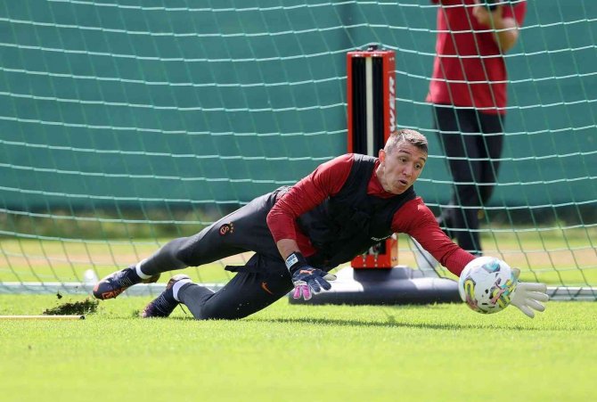 Galatasaray, yeni sezon hazırlıklarını sürdürüyor