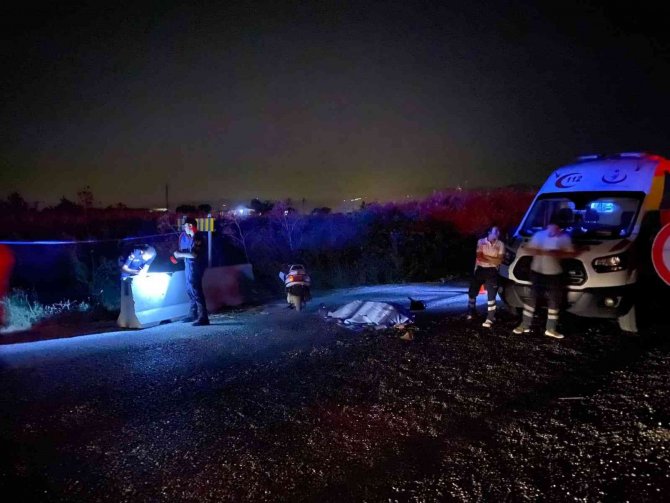 Kapatılan yola giren motosiklet devrildi: 1 ölü, 1 yaralı
