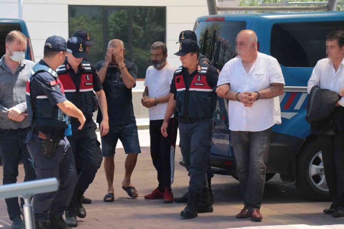 Sahte MİT’çilerin 4’ü tutuklandı