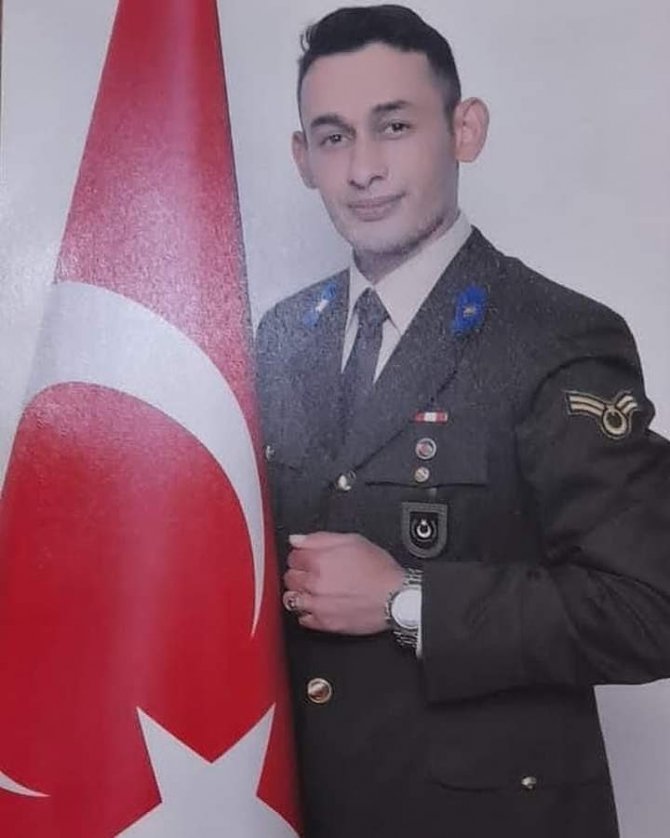 Şehit Astsubay Batuhan Şimşek, İzmir'de son yolculuğuna uğurlandı