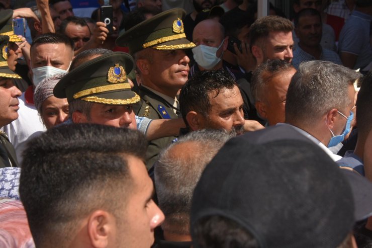 Şehit Astsubay Şimşek'in cenazesi baba ocağında