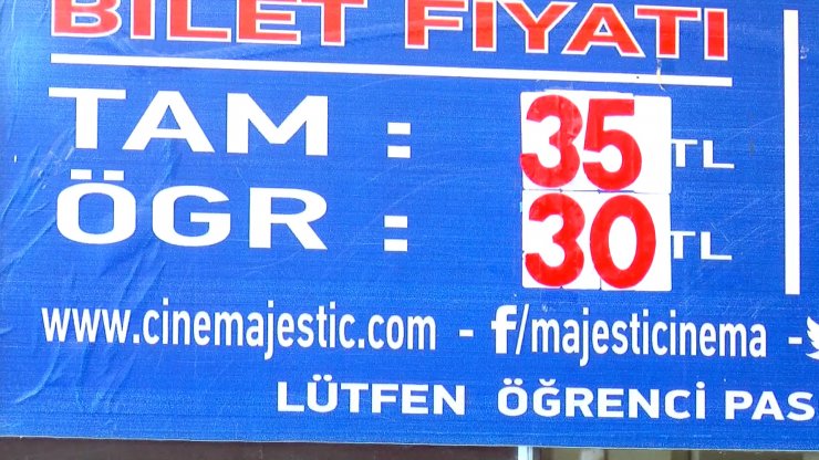 Sinema salonları pandeminin etkisinden çıkamadı