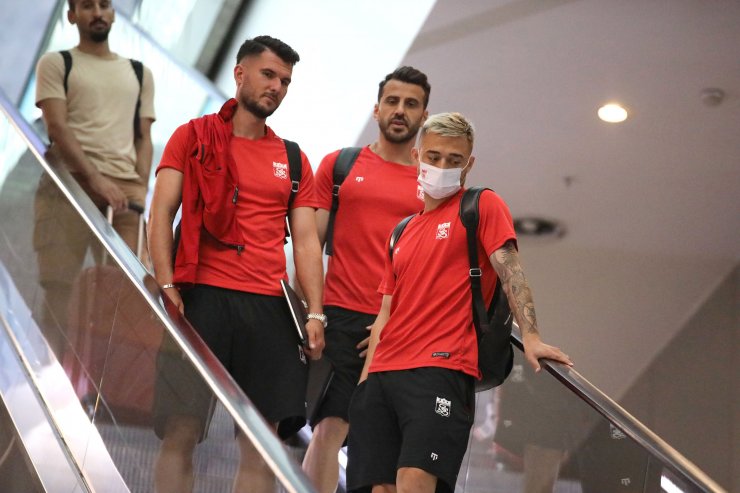 Sivasspor, Süper Kupa için İstanbul yolcusu