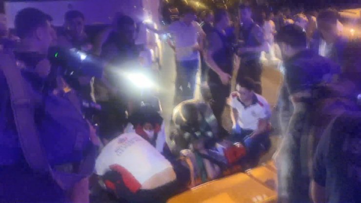 Yangın bölgesinde görevli bekçiye otomobil çarptı