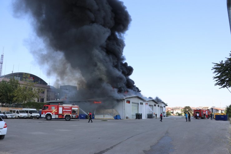 Denizli Emniyet Müdürlüğü'nün lojistik deposunda yangın