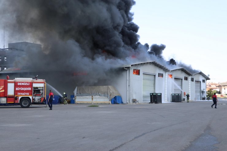 Denizli Emniyet Müdürlüğü'nün lojistik deposunda yangın