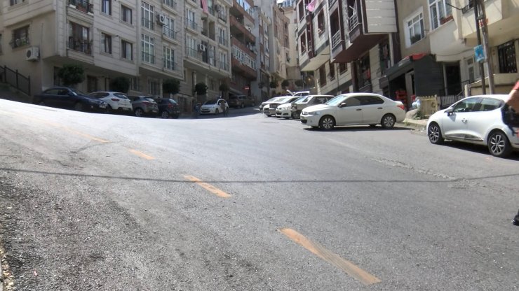 İki kardeş, tartıştıkları kişiyi sokak ortasında bıçaklayıp kaçtı