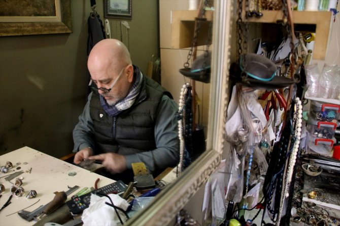 Konyalı kuyumcu çocuk yaşta başladığı zanaatında özgün tasarımcı oldu