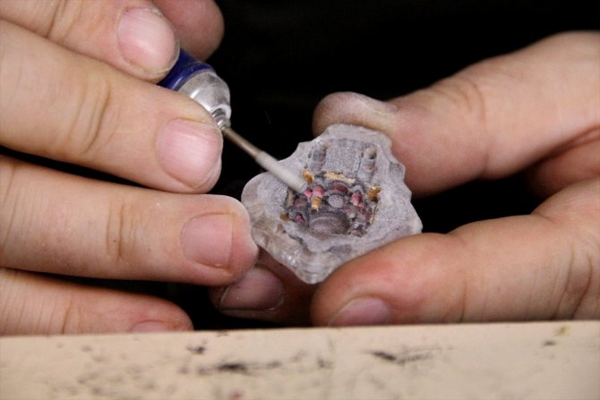 Konyalı kuyumcu çocuk yaşta başladığı zanaatında özgün tasarımcı oldu