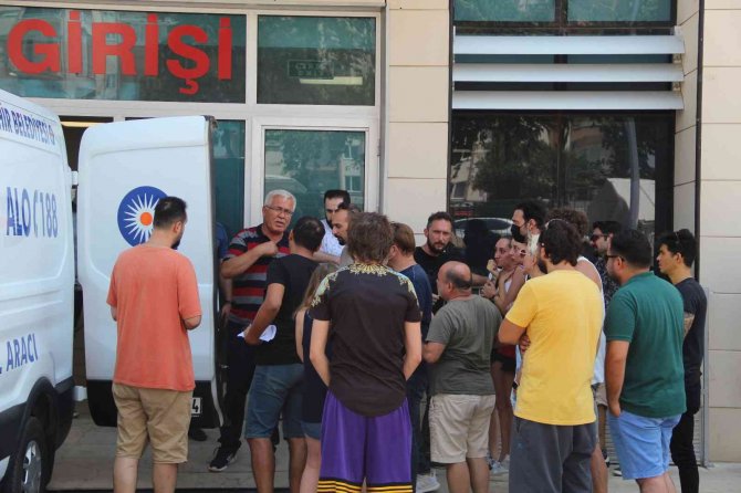 Motosiklet kazasında hayatını kaybeden genç öğretmenin cenazesi gözyaşları içinde alındı