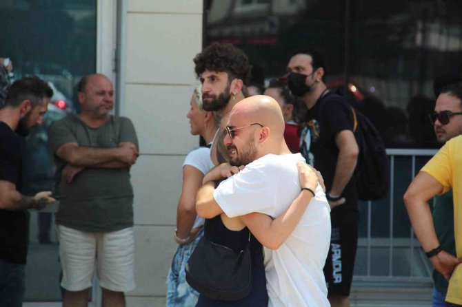 Motosiklet kazasında hayatını kaybeden genç öğretmenin cenazesi gözyaşları içinde alındı