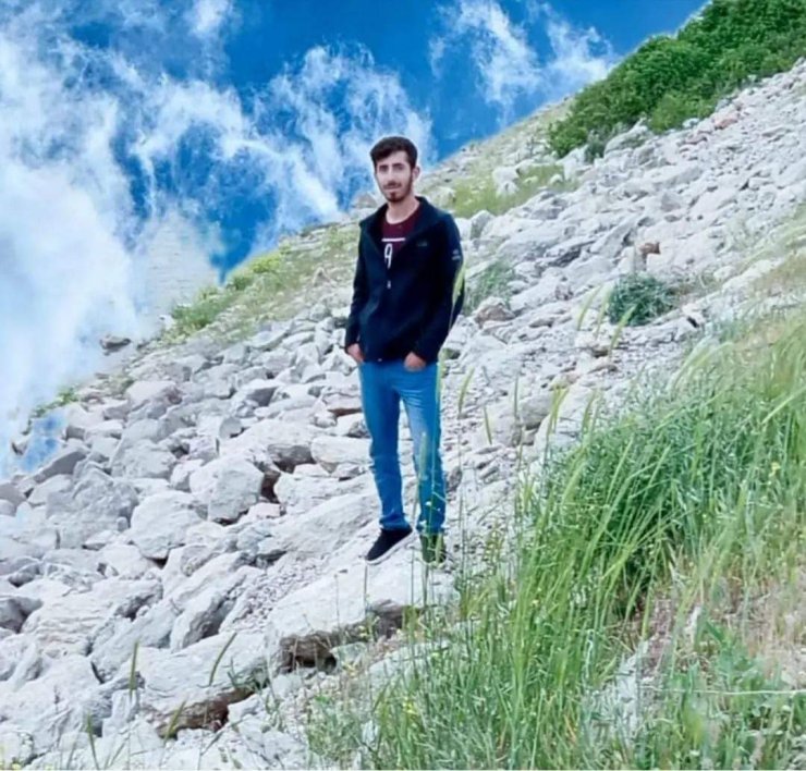 Piknikte girdiği çayda boğuldu