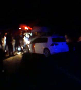 Sıcak hava balonu çalışanlarını taşıyan minibüs ile otomobil çarpıştı: 3’ü ağır, 14 yaralı