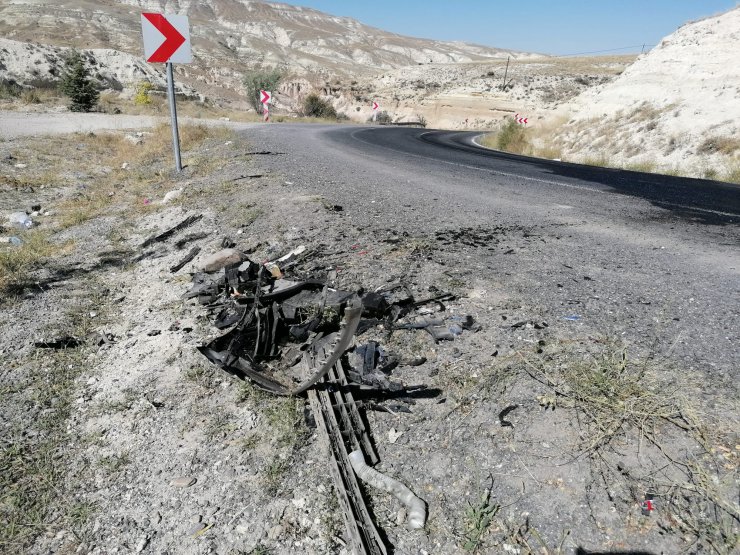 Sıcak hava balonu çalışanlarını taşıyan minibüs ile otomobil çarpıştı: 3’ü ağır, 14 yaralı