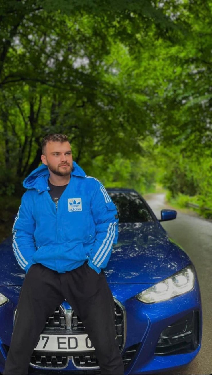 Alev alan otomobilde ölen Ömer'in babası: Hediyeni beklerken cenazen geldi