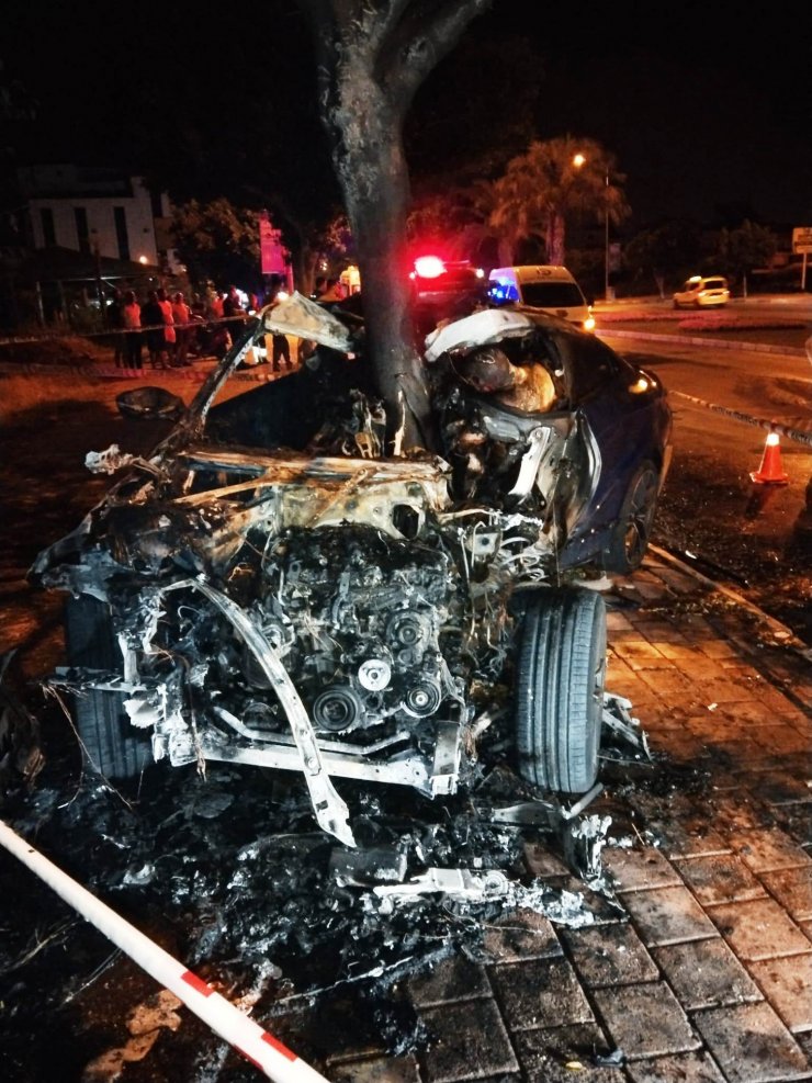 Alev alan otomobilde ölen Ömer'in babası: Hediyeni beklerken cenazen geldi