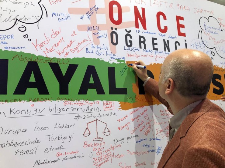 Bakan Karaismailoğlu tercih destek programında öğrencilerle buluştu