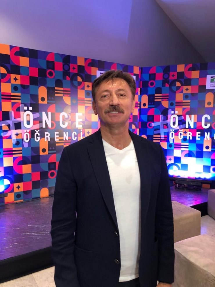 Bakan Karaismailoğlu tercih destek programında öğrencilerle buluştu