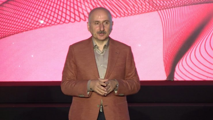 Bakan Karaismailoğlu tercih destek programında öğrencilerle buluştu