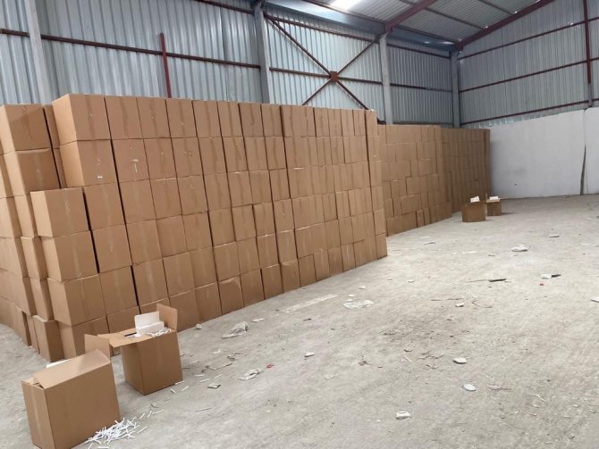 Bakan Soylu, 39 milyon boş makaron ele geçiren Adana polisini tebrik etti