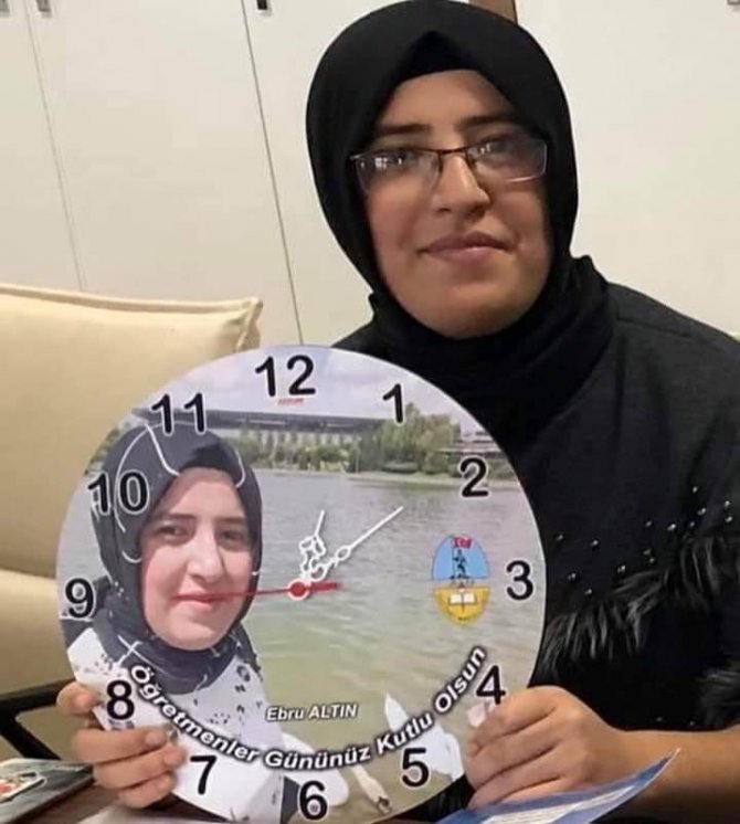 Emet’te trafik kazasında hayatını kaybeden genç kız toprağa verildi