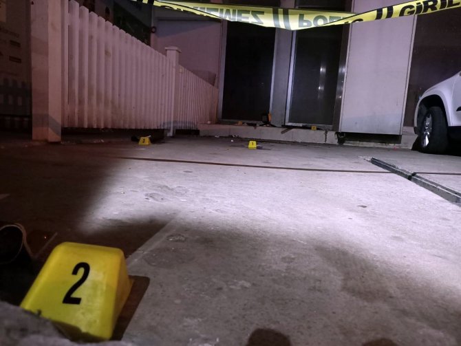 Esenyurt’ta yabancı uyruklu kadın 5’inci kattan düşerek hayatını kaybetti